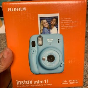 Instax mini 11 Fujifilm- I have many colors!